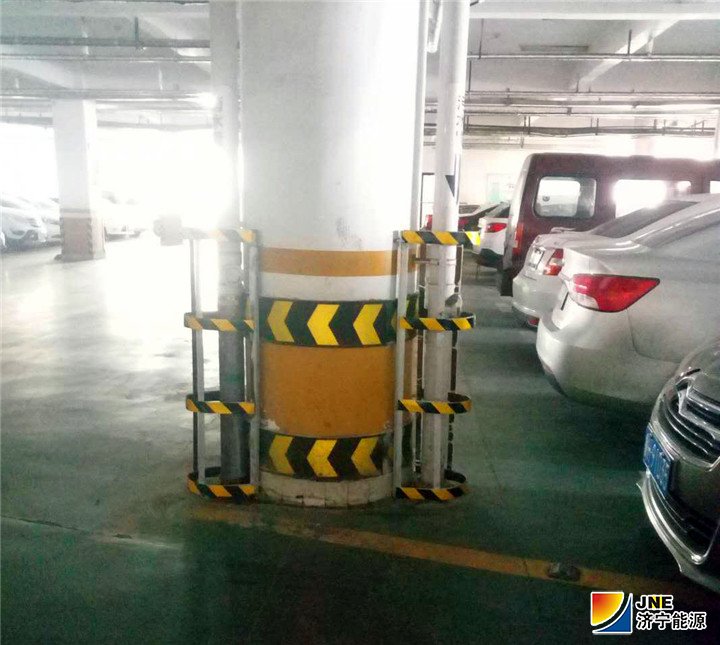 1554778080162057.jpg 2019年4月4日,安居煤矿为地下车库管道穿上“黄金甲”(高庆宝).jpg