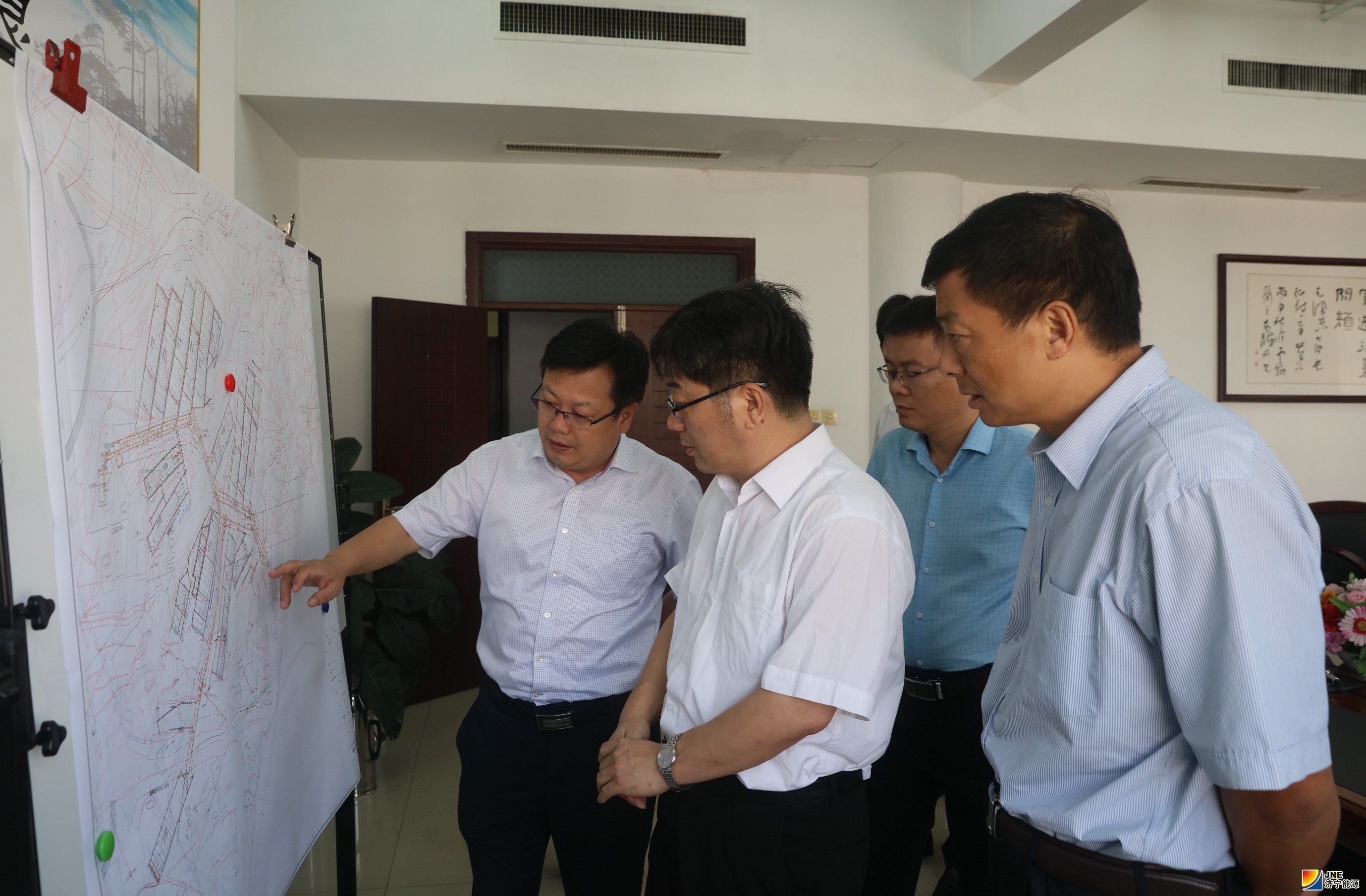 1570354906611481.jpg 2019年10月5日,许振宏到阳城煤电督查安全生产工作.jpg