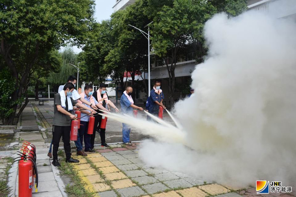 1596161087624660.jpg 2020年7月23日,运河煤矿开展消防应急疏散演练(李健 孙广鲁 王静静).jpg