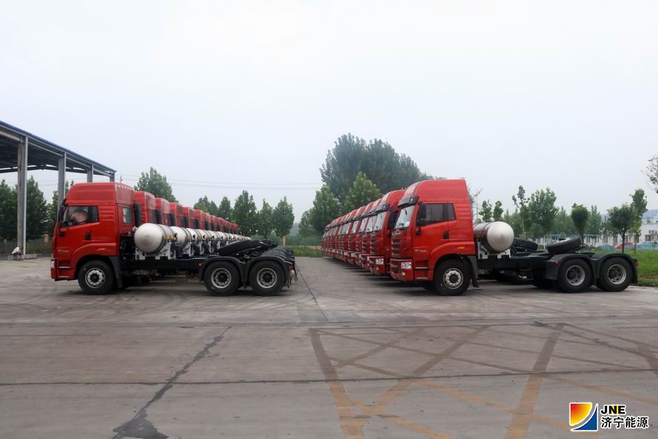 1597135110828257.jpg 2环保国六燃气车辆(王传钧 摄).JPG