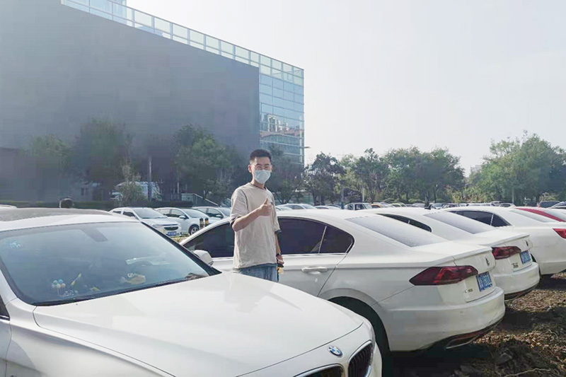 2021年8月17日，运河煤矿运兴分公司集团项目部增设临时停车位获职工点赞（胡彬 王超）.jpg