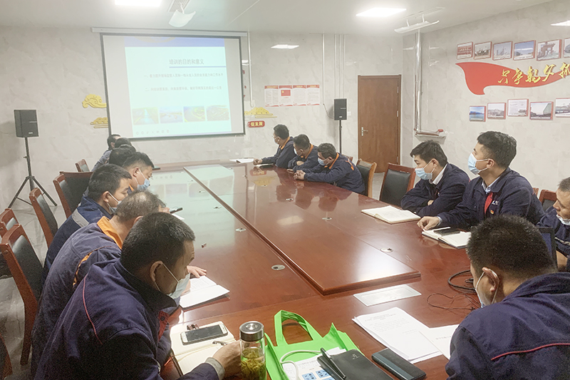 1636015340341761.jpg 梁山港举办港口大气污染防治知识培训配图.jpg