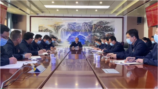 义桥煤矿：开展“打造千亿级集团 我来担当我来干”集体宣誓活动