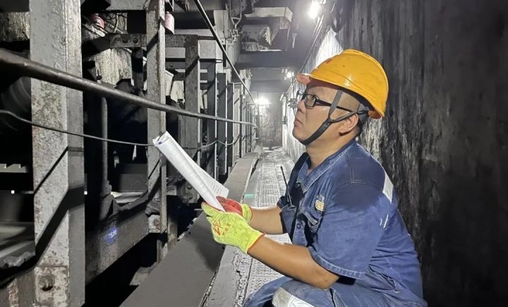 坚守岗位战高温，太平港的夏日“最美身影”