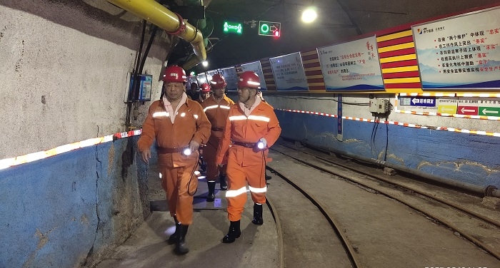 1691822789538800.jpg 济宁市能源局综合执法队来矿检查_副本.jpg