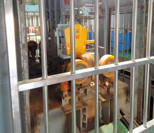 1702432476472144.jpg 花园煤矿井筒巡检机器人正式服役.jpg