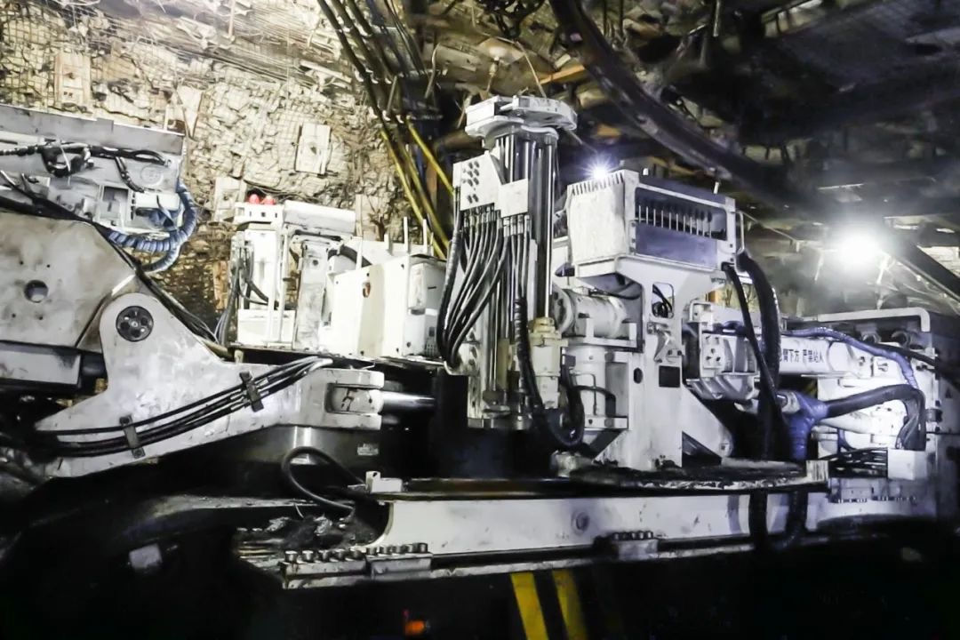 1709275314580369.jpg 绝锚一体机.jpg