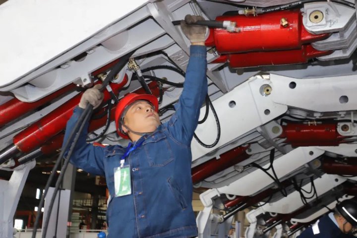 “机修”筑梦，学无止境的“技能大师”