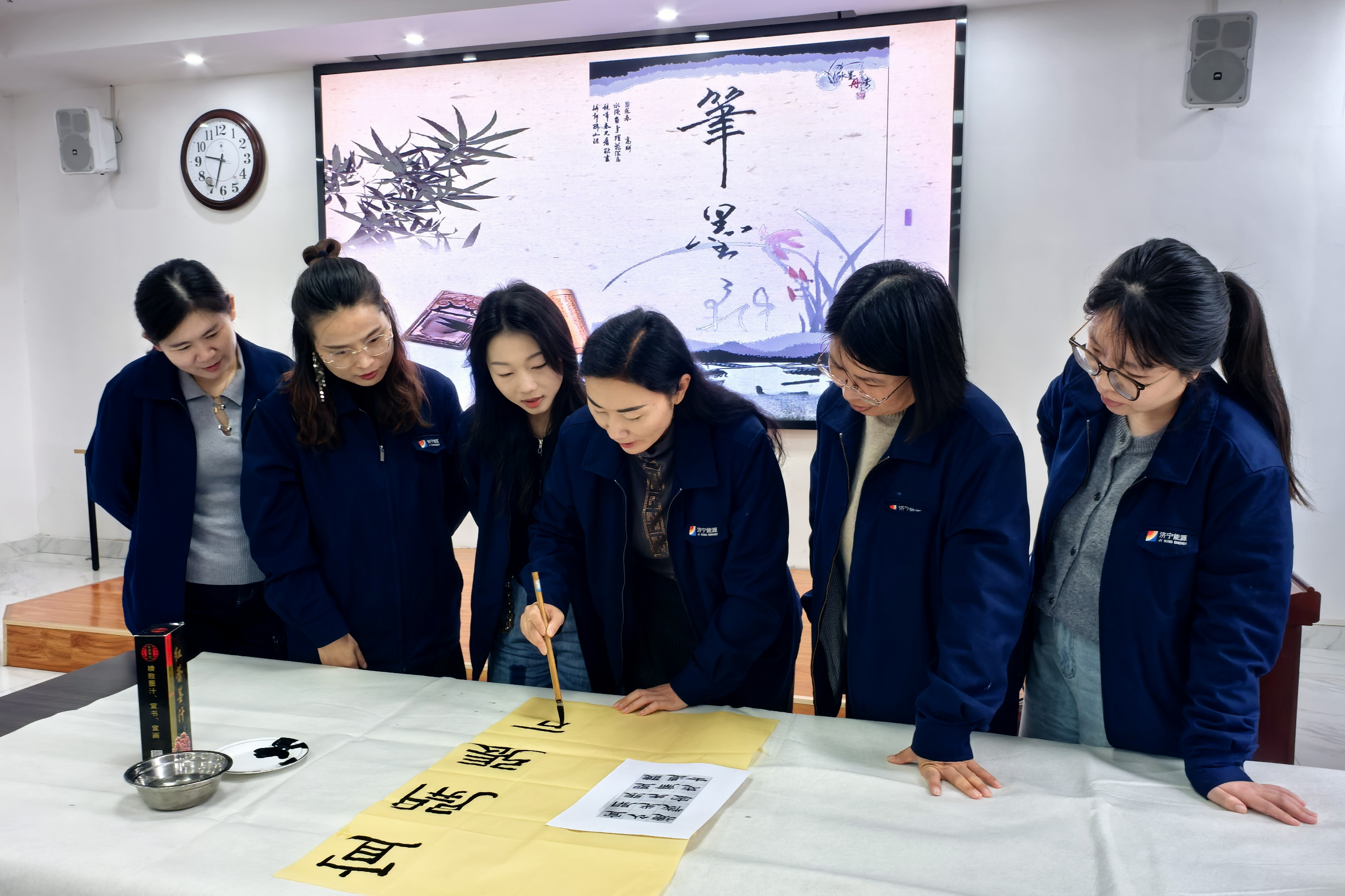 1732012156225615.jpg a01702f1bd5ab1d28908dc21f8c6f06.jpg