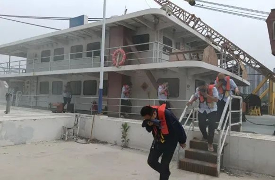 1750061315127498.jpg 05.jpg