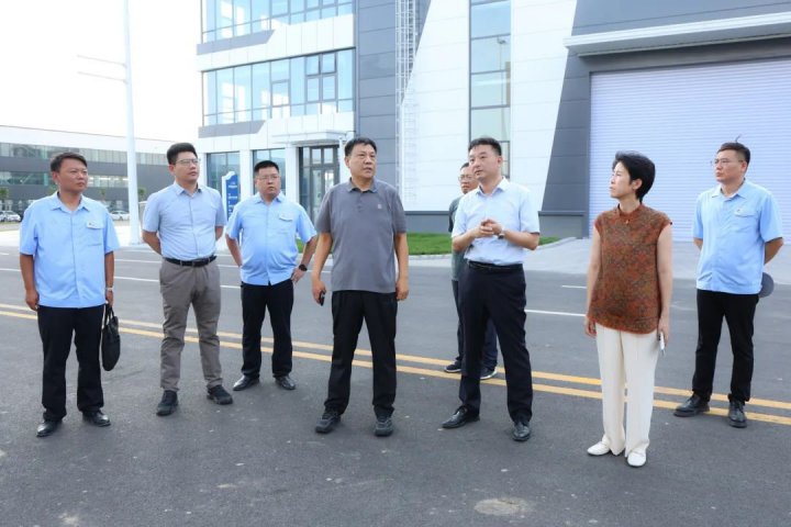 张广宇到智慧新钢、江北粮食物流园调研指导工作