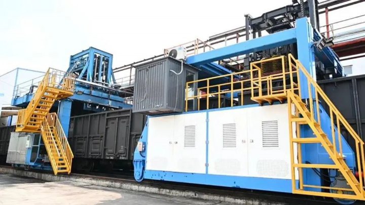 梁山港新型清车机正式投入使用