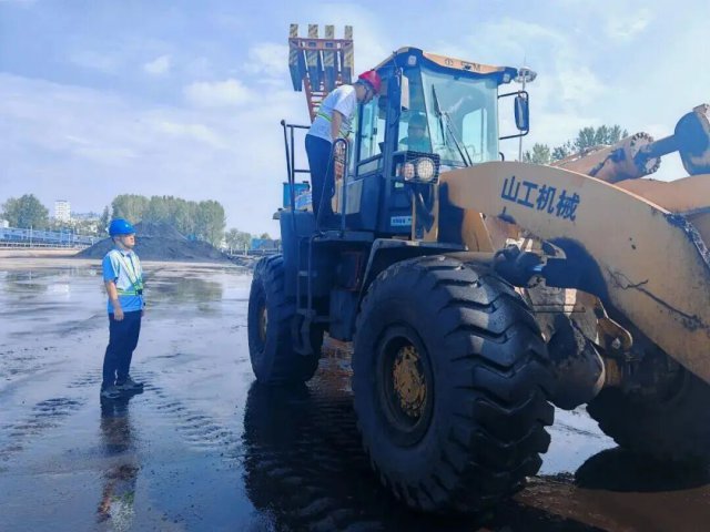 跃进港“三个一”常态化检查机制落地见效